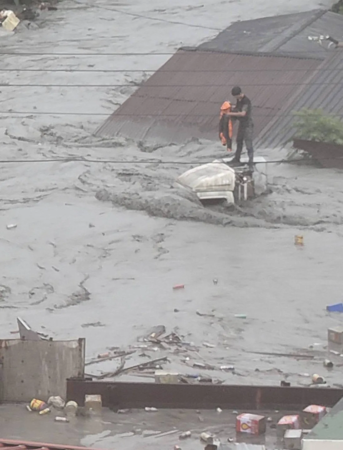 馬太鞍溪堰塞湖溢流,光復鄉民受困。