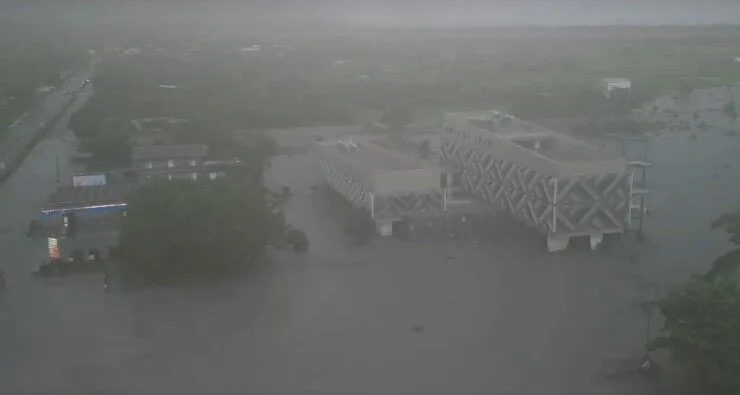 花蓮光復鄉街道被洪水淹沒空拍畫面。中央災害應變中心提供