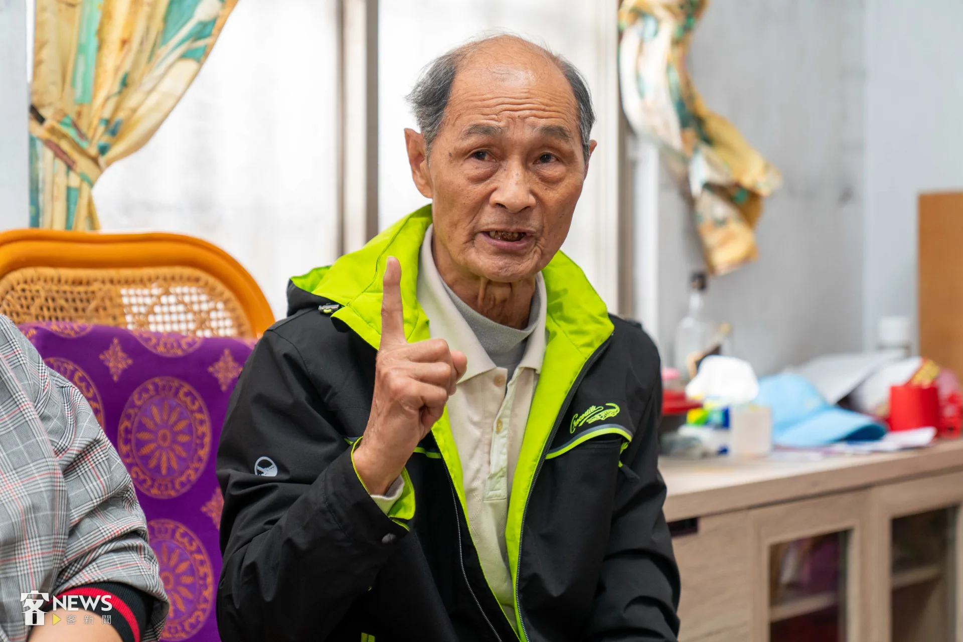 葉日男回憶,早年鄉親只要家中有空就會輪值供奉義民爺,因此參拜並沒有固定的處所。李台源攝