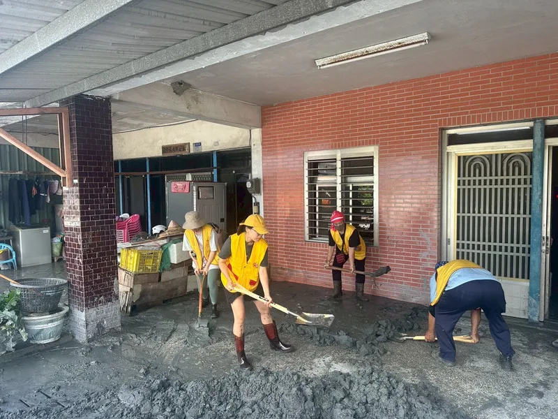 花蓮馬太鞍溪堰塞湖溢流導致光復鄉等地區災情慘重，基督教救助協會25日指出，共動員14間1919服務中心與教會志工計43人，分別協助災民家園清理以及物資管理等。基督救助協會提供