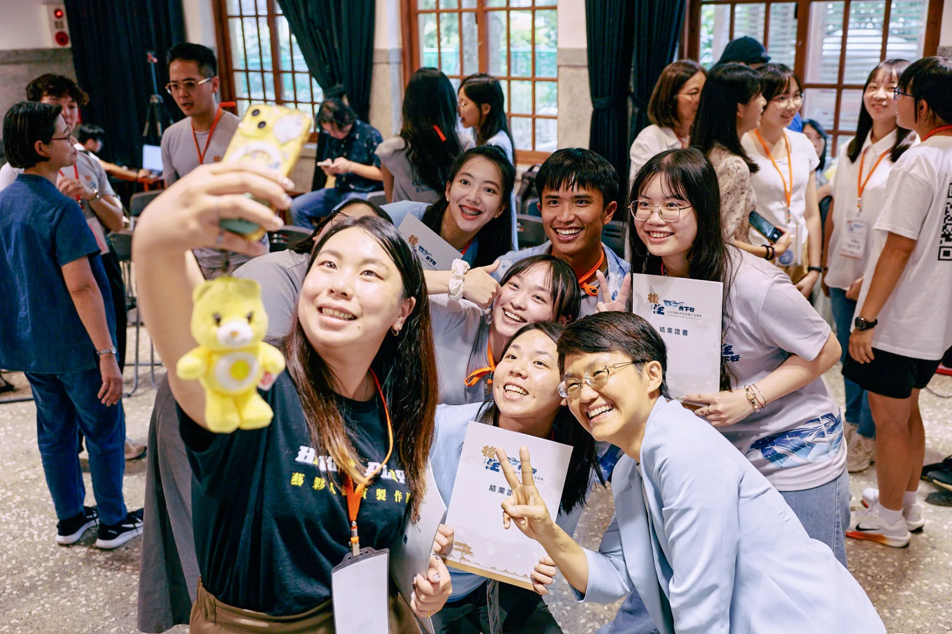 學員與客委會主委古秀妃合影。蕭宥提供