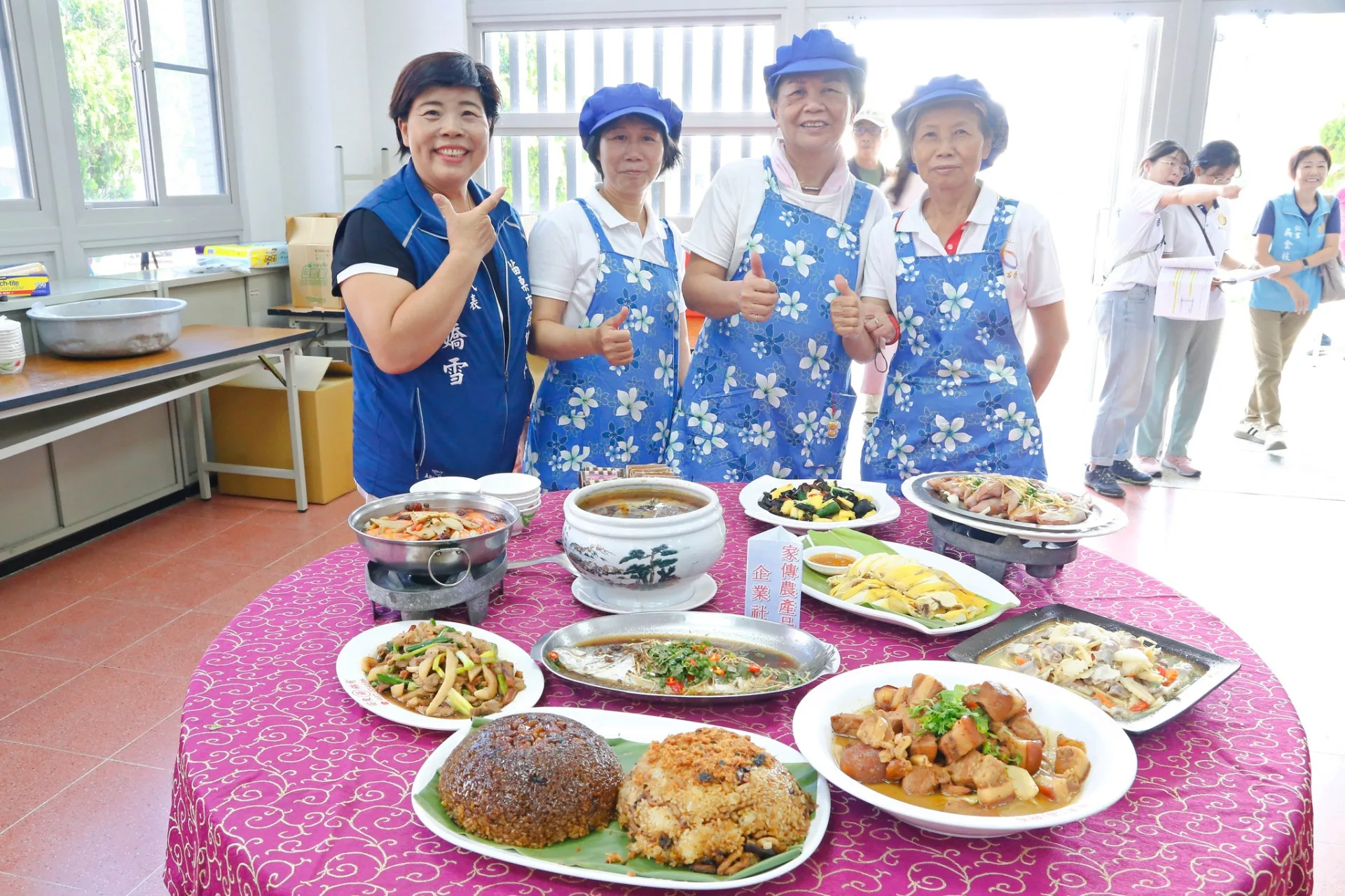 苗栗市公所10月25日下午將在貓裏喵親子公園旁舊經國路舉辦2025客家四炆四炒美食嘉年華活動，邀請6家在地外燴業者，備席140桌客家經典四炆四炒佳餚