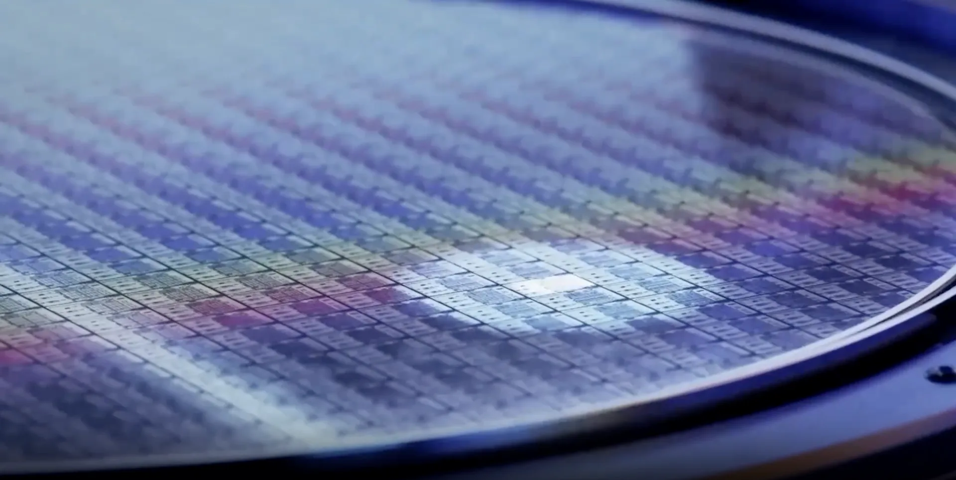 影片強調台灣作為「AI科技島」的關鍵位置，將持續在全球產業鏈中扮演不可或缺的角色。翻攝2025國慶影片