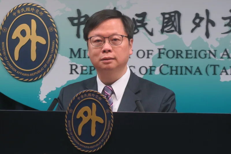 外交部歐洲司長黃鈞耀7日指出,歐盟將於12日啟用「入出境系統」(EES),建議民眾赴歐洲旅行前,密切注意歐盟及申根區國家政府官方網站公告,以便掌握最新資訊。中央社