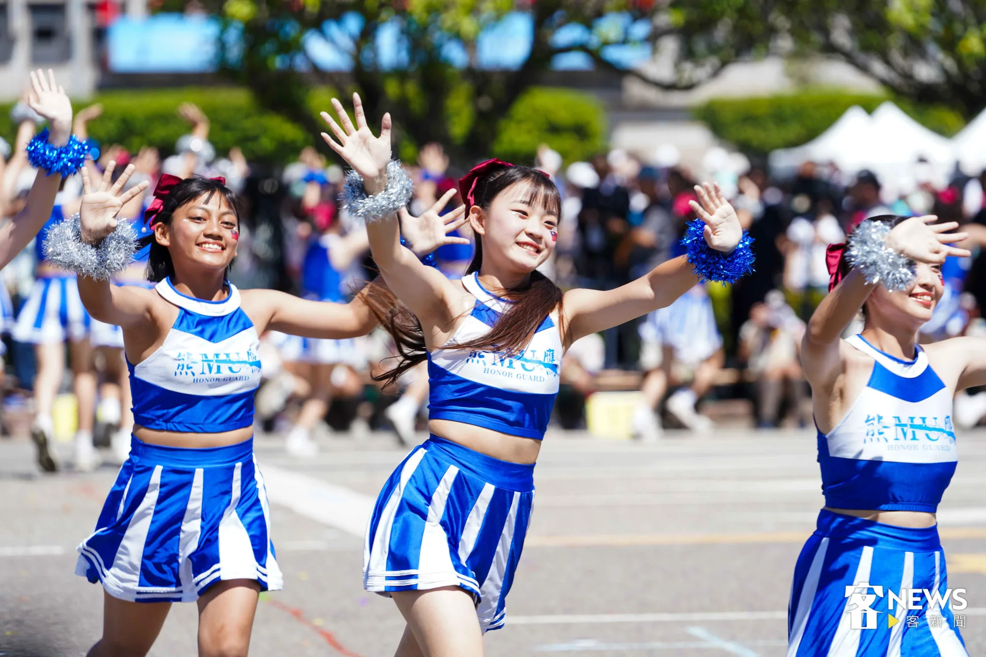 美和科技大學熊鷹儀隊結合海軍陸戰隊樂隊演出。范修語攝