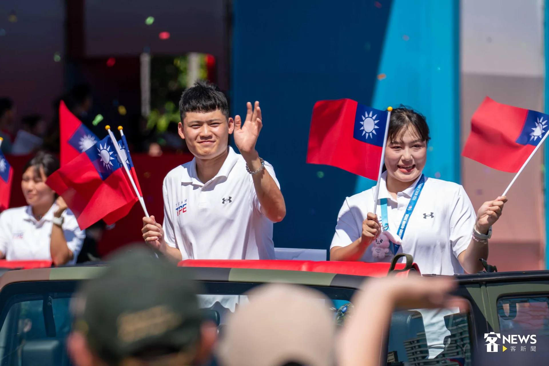 國際賽亮眼體育選手接受現場民眾歡呼。范修語攝