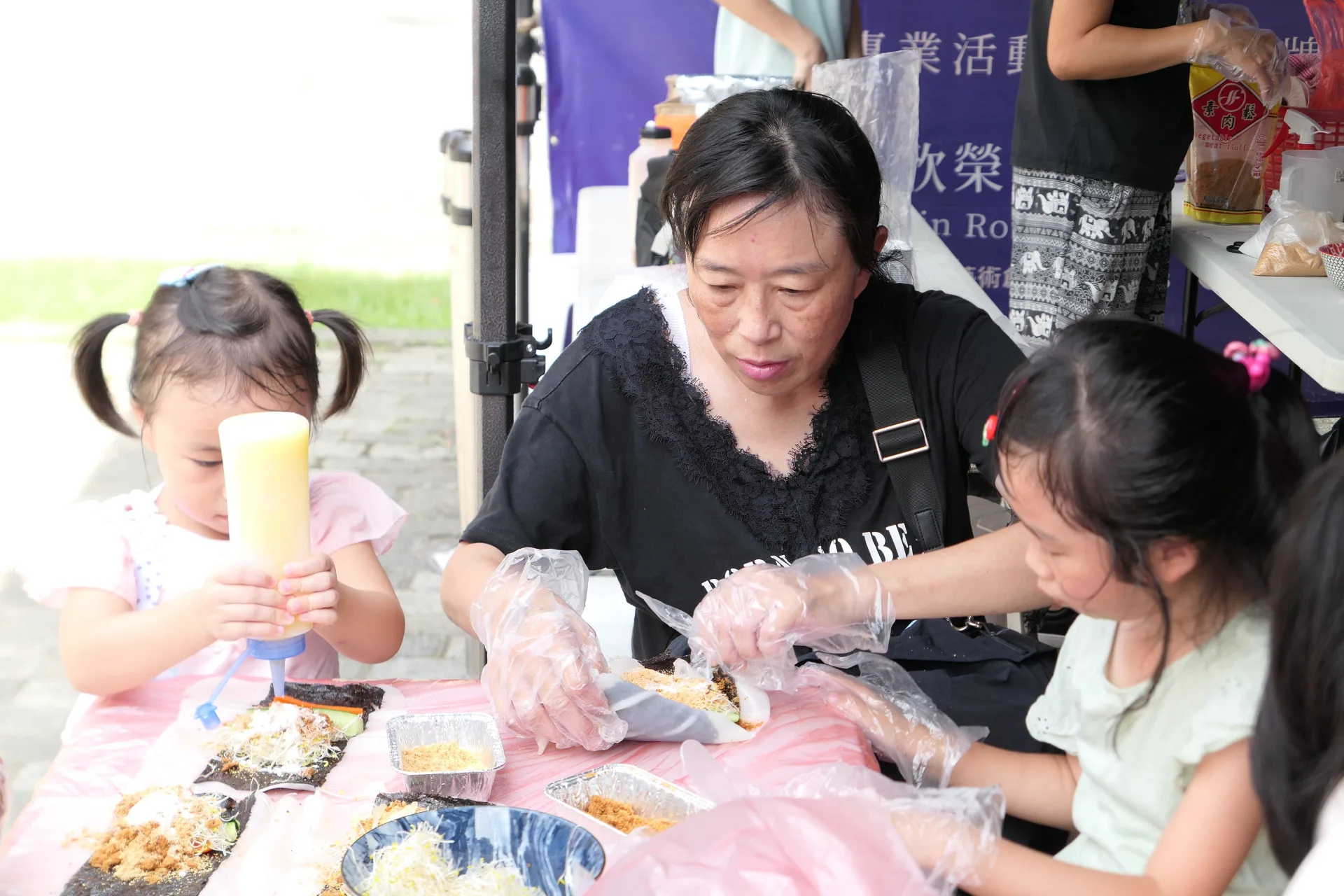 高雄粄條節推規劃米食DIY體驗,讓大小朋友都能親手體驗「做粄食」。客家委員會提供
