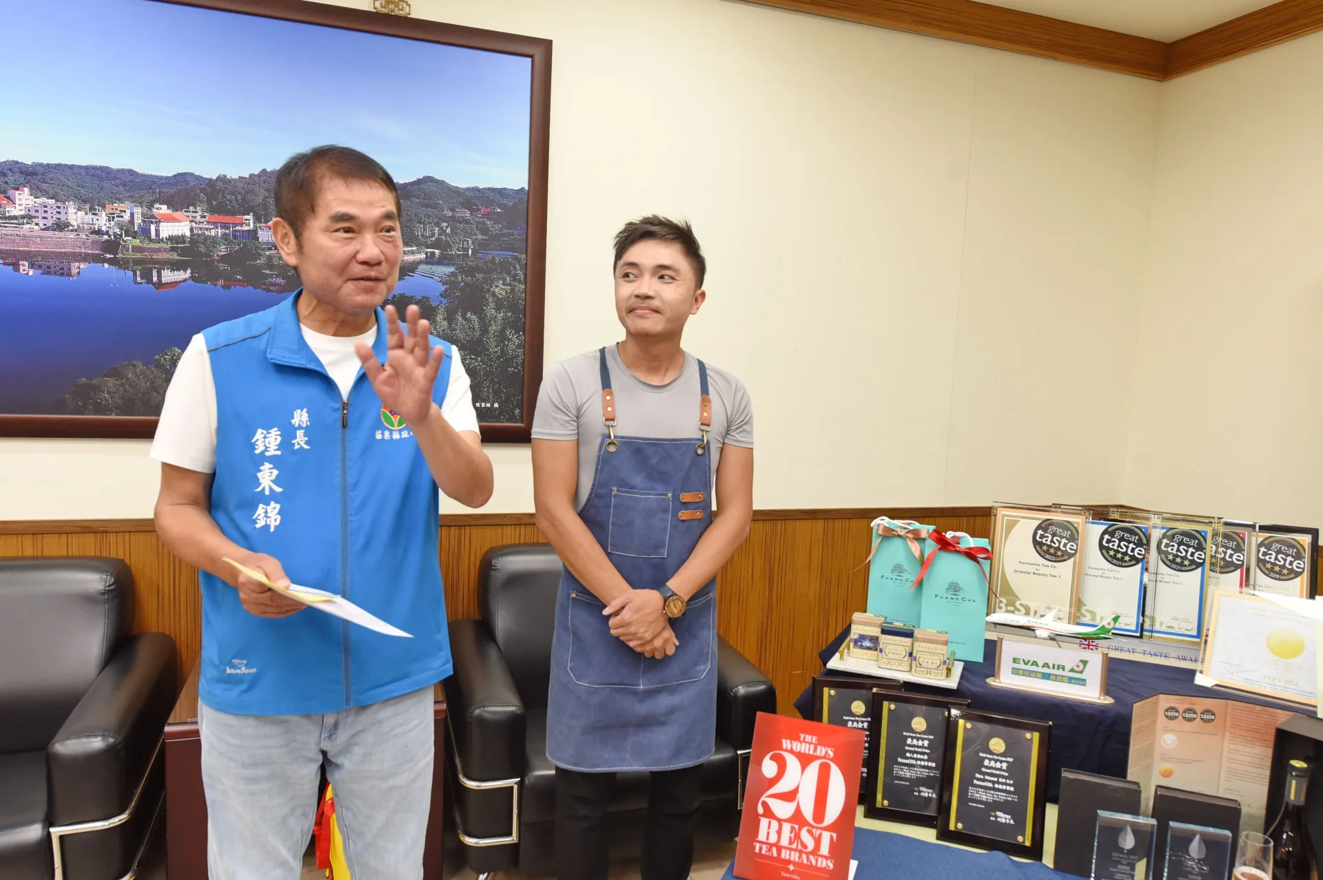 鍾東錦肯定張家齊讓苗栗茶揚名國際。