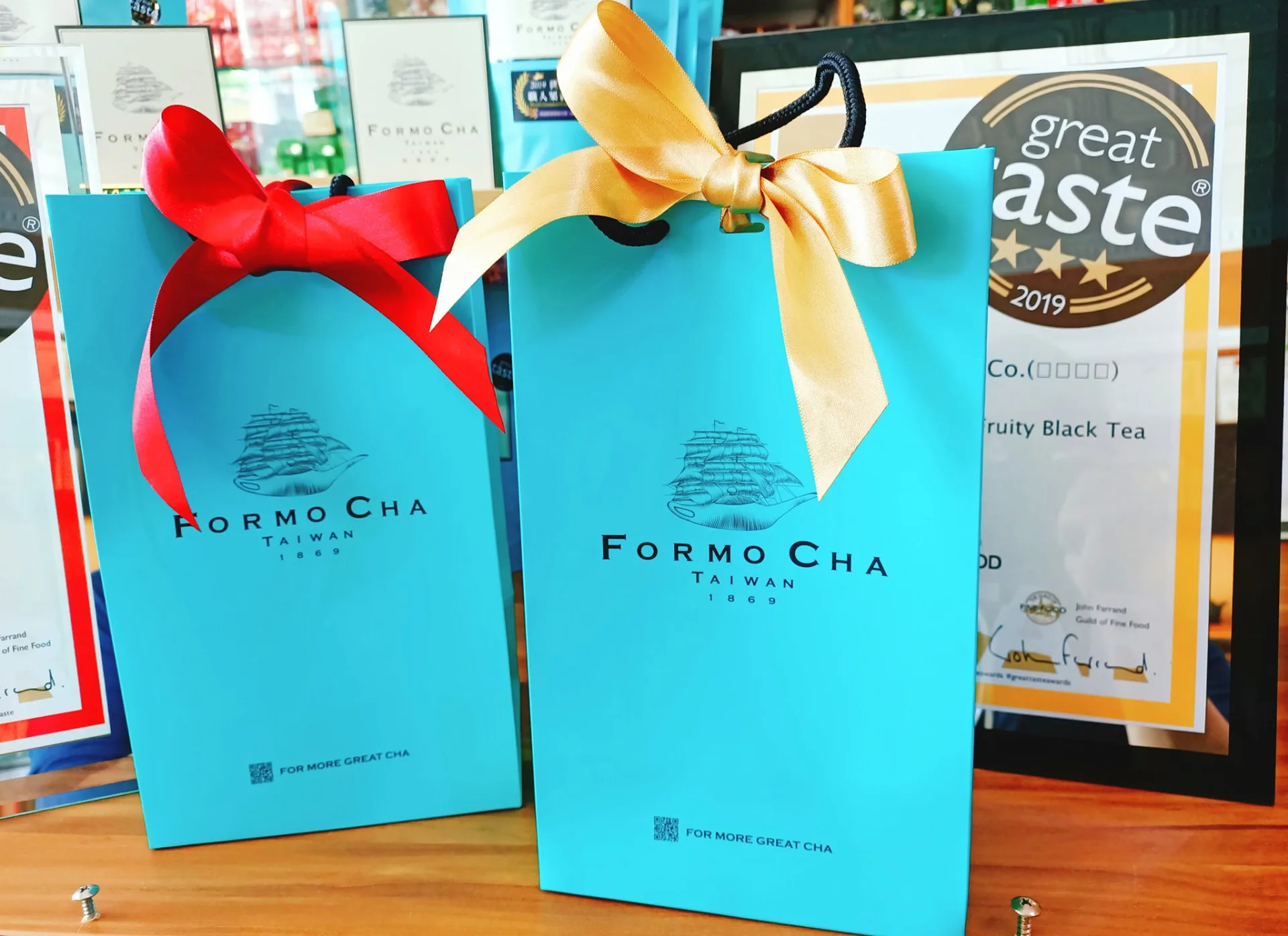 苗栗青農張家齊自創品牌 FormoCha （福爾摩茶）。