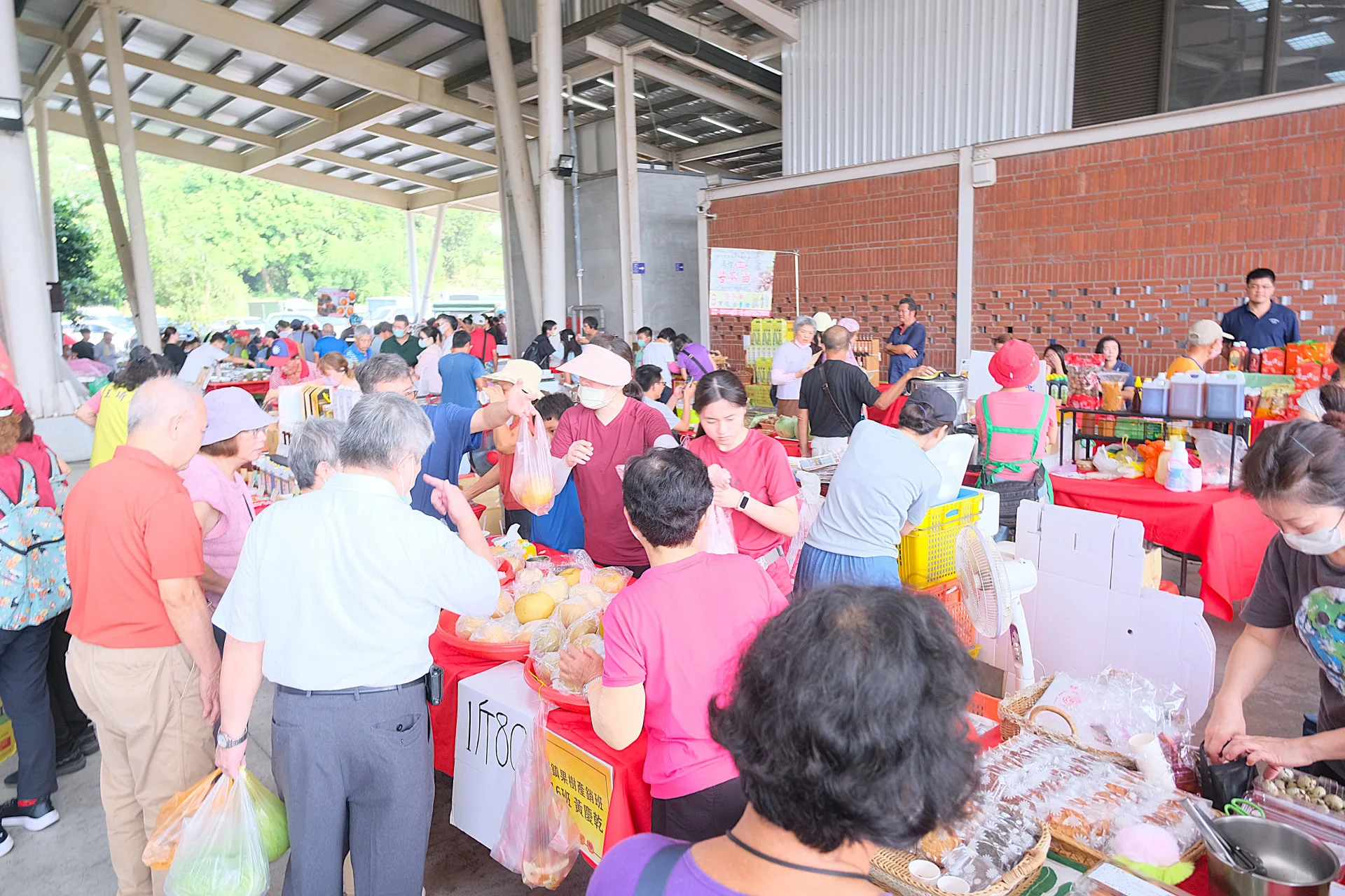 2025新埔柿餅節現場人潮滿滿。新竹縣提供