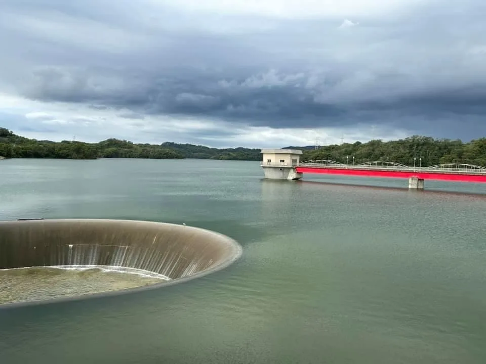 寶山第二水庫滿水位也只有三千二百萬噸的儲水。根本不夠用。陳權欣攝