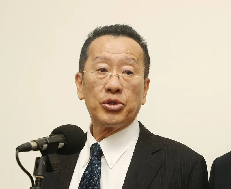 國防部長顧立雄今天(2日)表示,海鯤號11月要完成測試並交艦「有相當大挑戰」,若違約將每天對台船計罰約新台幣19萬元。中央社