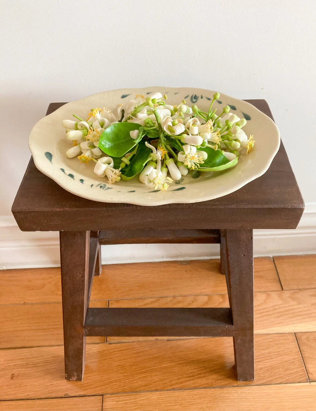 呈上一盤柚花。TrangDonLySu攝