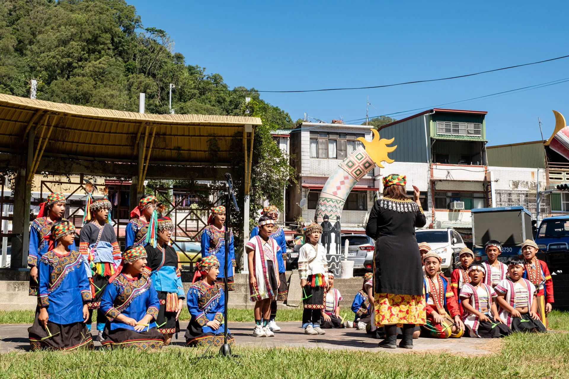 來自排剪社、美瓏社、雁爾社、那爾瓦社的族人與民眾齊聚高雄市桃源區原住民文物館。翻攝自臺灣音樂館 臉書