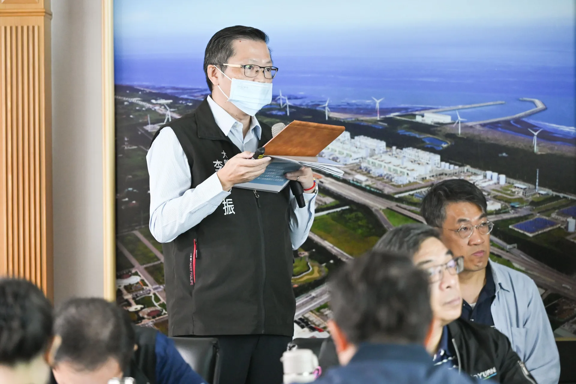 桃園市警察局今天（22日）於市政會議進行智慧科技提升行人安全專案報告。桃園市政府提供