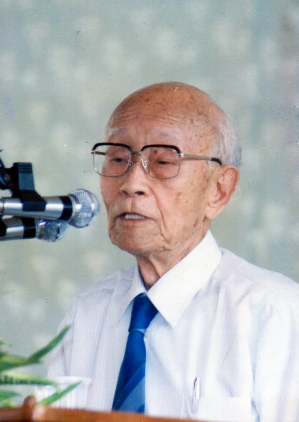 留日律師黃運金大新竹縣時代當選縣參議會議長,分縣後參選首屆苗栗縣長,第一輪投票贏但未過半數,第二輪敗給「半山」劉定國,成為黃派掌門人。何來美攝