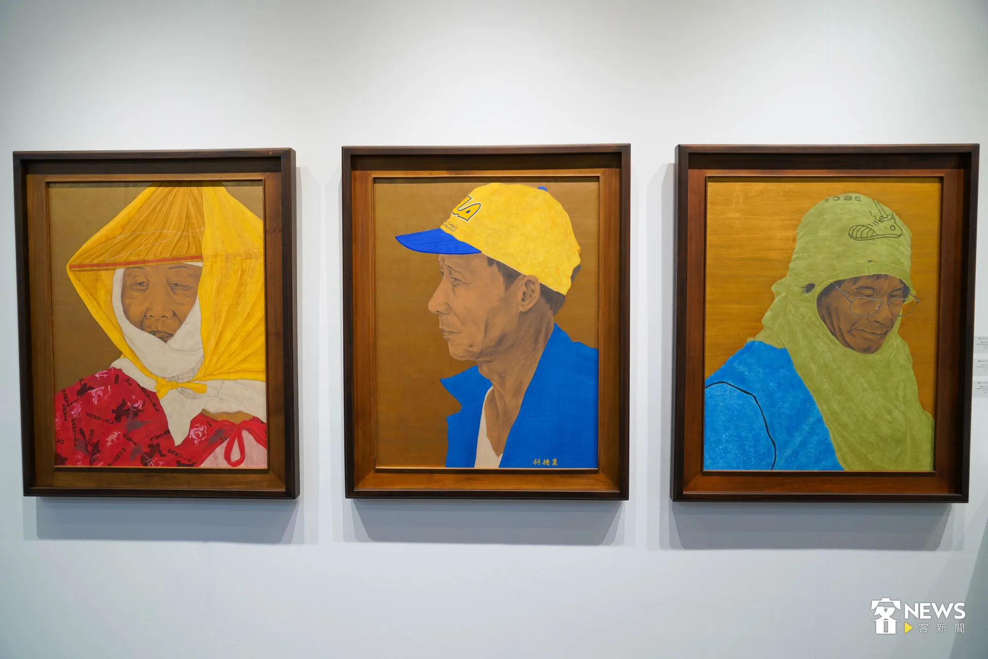 客家展區展出鍾舜文紙本膠彩作品。范修語攝