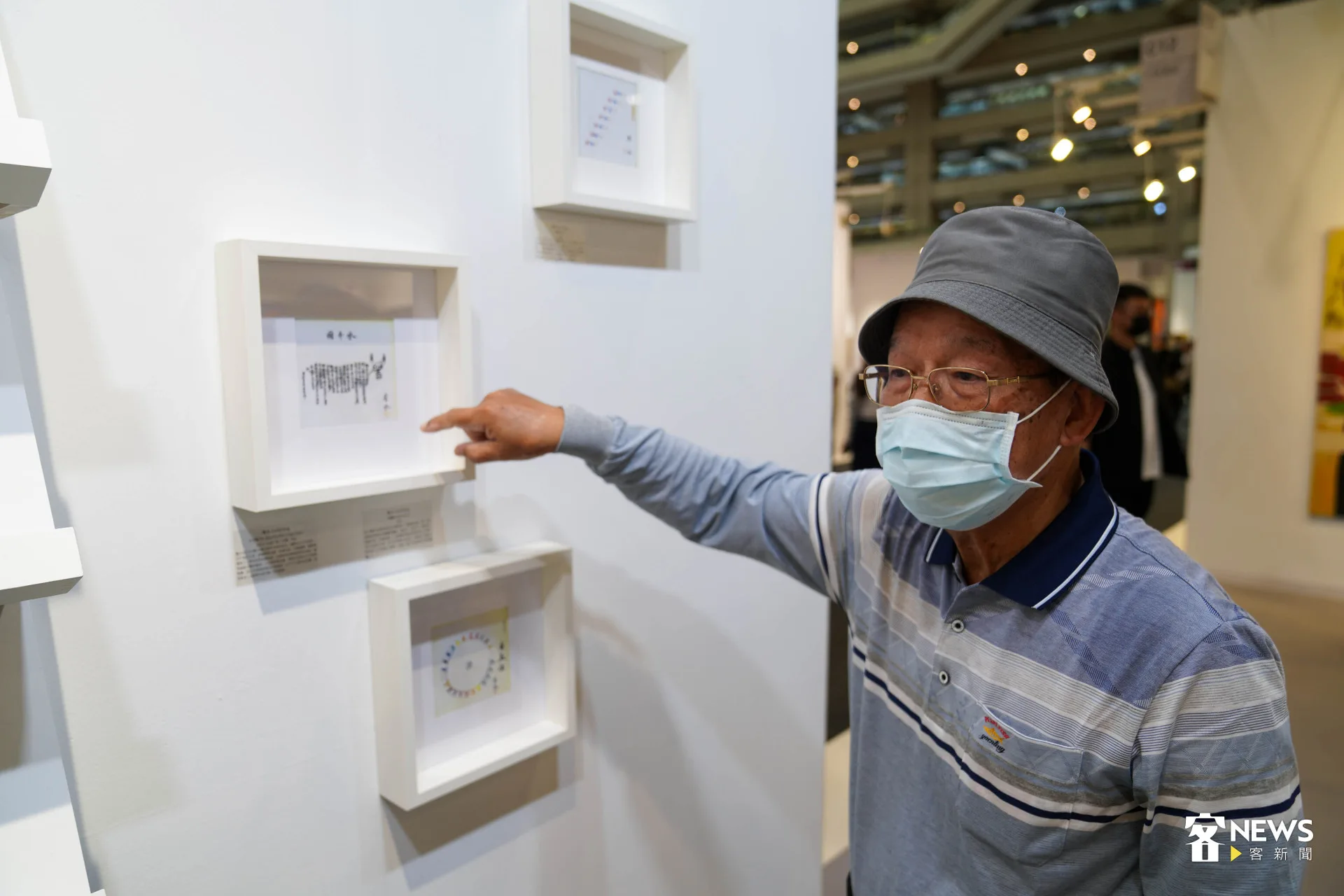 詹冰長子詹前衛分享父親創作。范修語攝