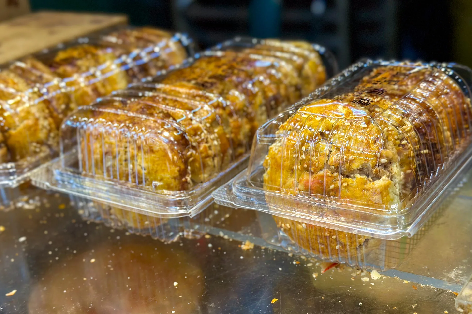 餅店多做成小顆容易販售。蕭秀琴攝