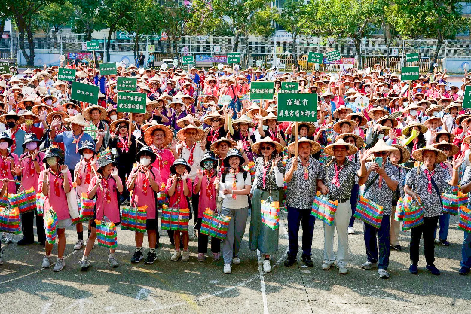 高雄市睽違20年再度舉辦客家義民祭活動，上千鄉親熱情參與。高雄市政府客家事務委員會提供