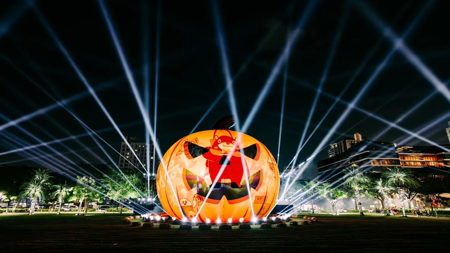 高雄萬聖節活動將在衛武營登場，巨型南瓜成焦點。資料照，高市府提供