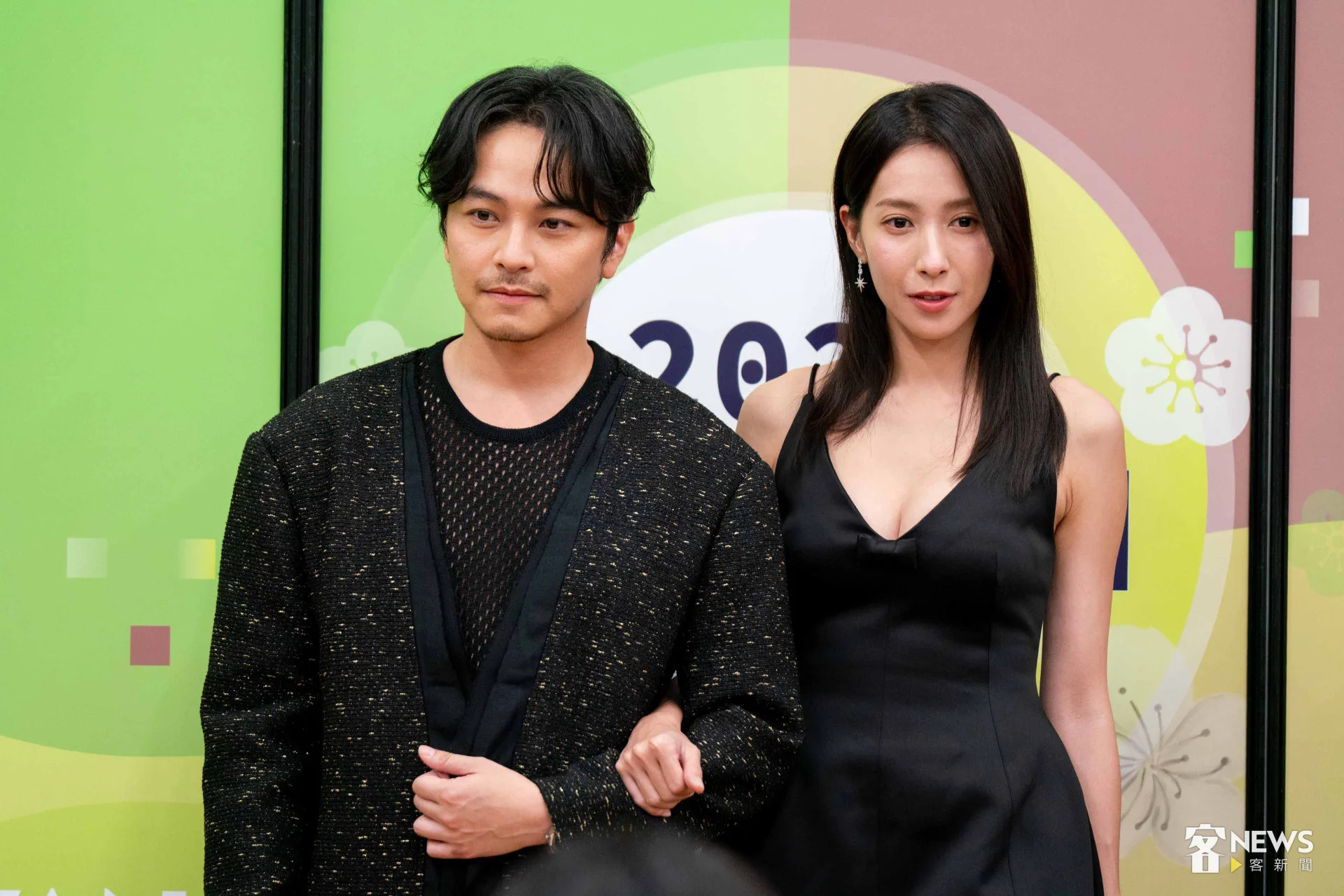 台劇《舊金山美容院》劇中演員楊銘威（左）與楊晴（右）。李台源攝