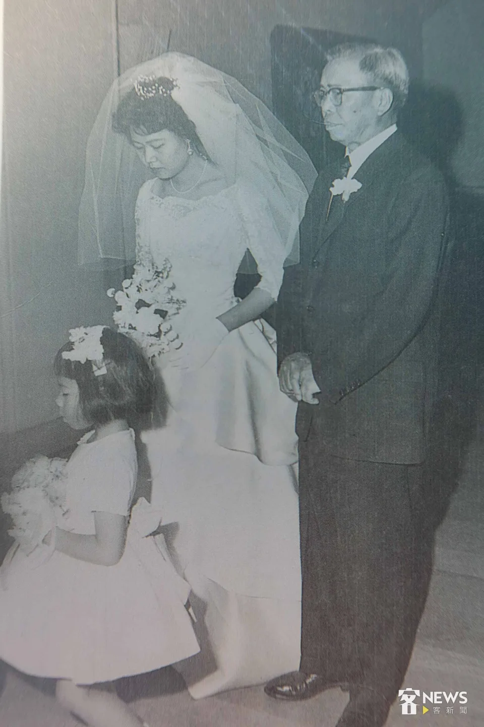 1962年徐蕙英與房金炎相戀在美國大使館雙園結婚，牽她進禮堂的是繼任駐美大使蔣廷黻。房徐蕙英提供