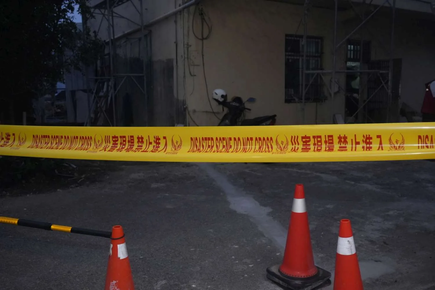 新竹市東大路工地施工,致地層下陷,影響19戶。竹市府提供