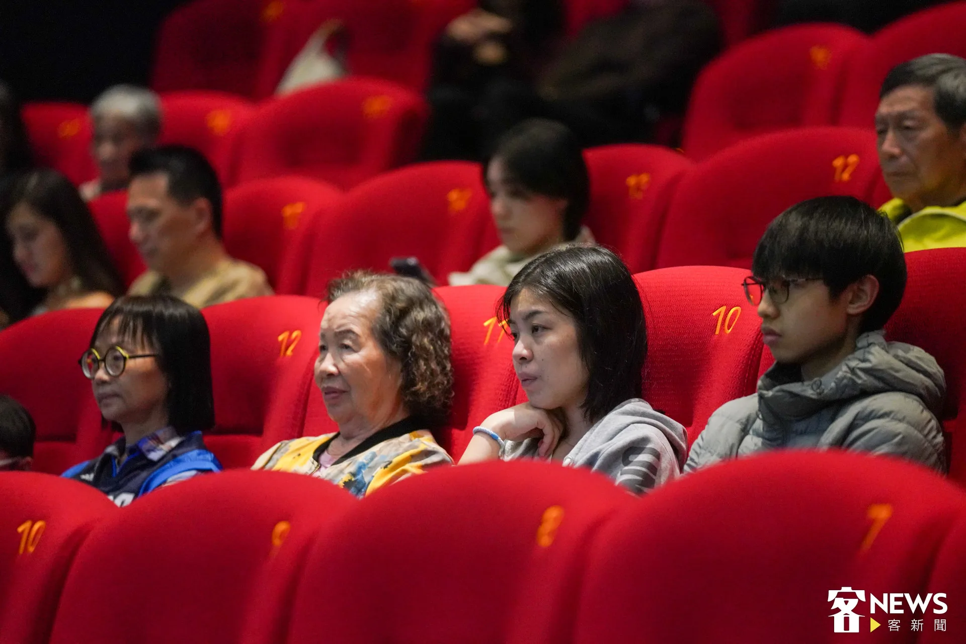 現場許多觀眾到場觀影。朱愷元攝