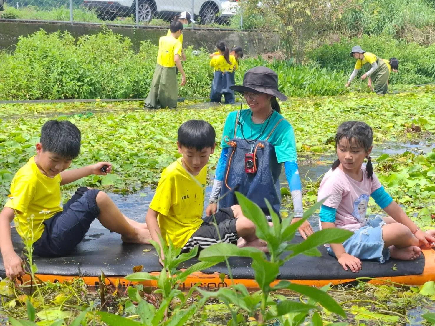 美濃小旅行進行SUP活動。美濃湖水雉棲地提供