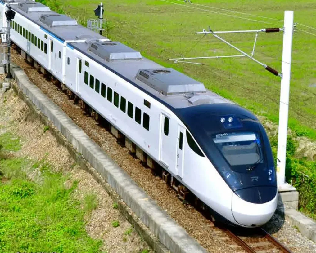 EMU3000(藍)N規模型宣傳海報。臺鐵提供