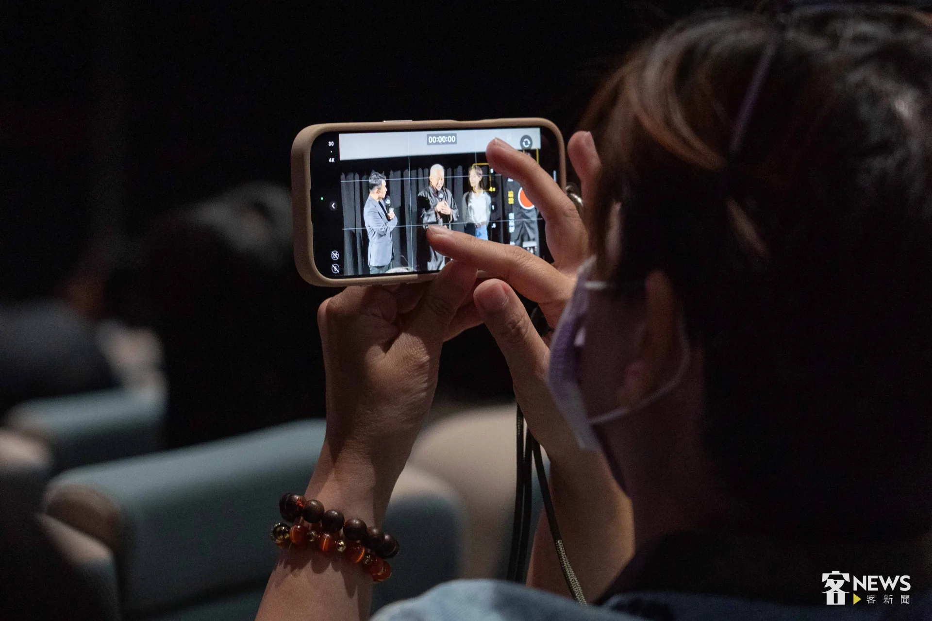 影迷們搶先與《丟包阿公到我家》演員群見面。李台源攝