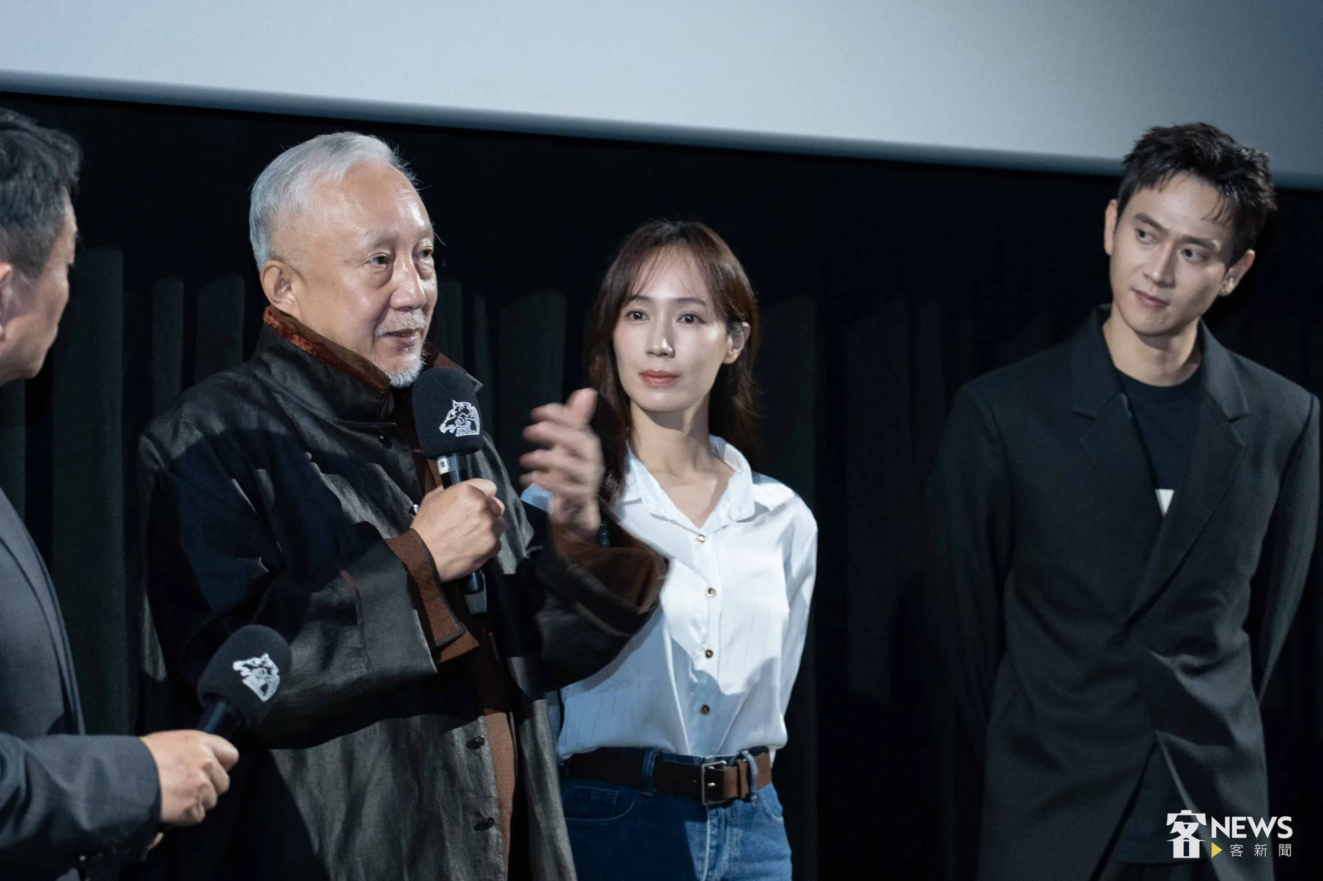 張曉雄與小薰都是第一次看到完整版本的《丟包阿公到我家》。李台源攝