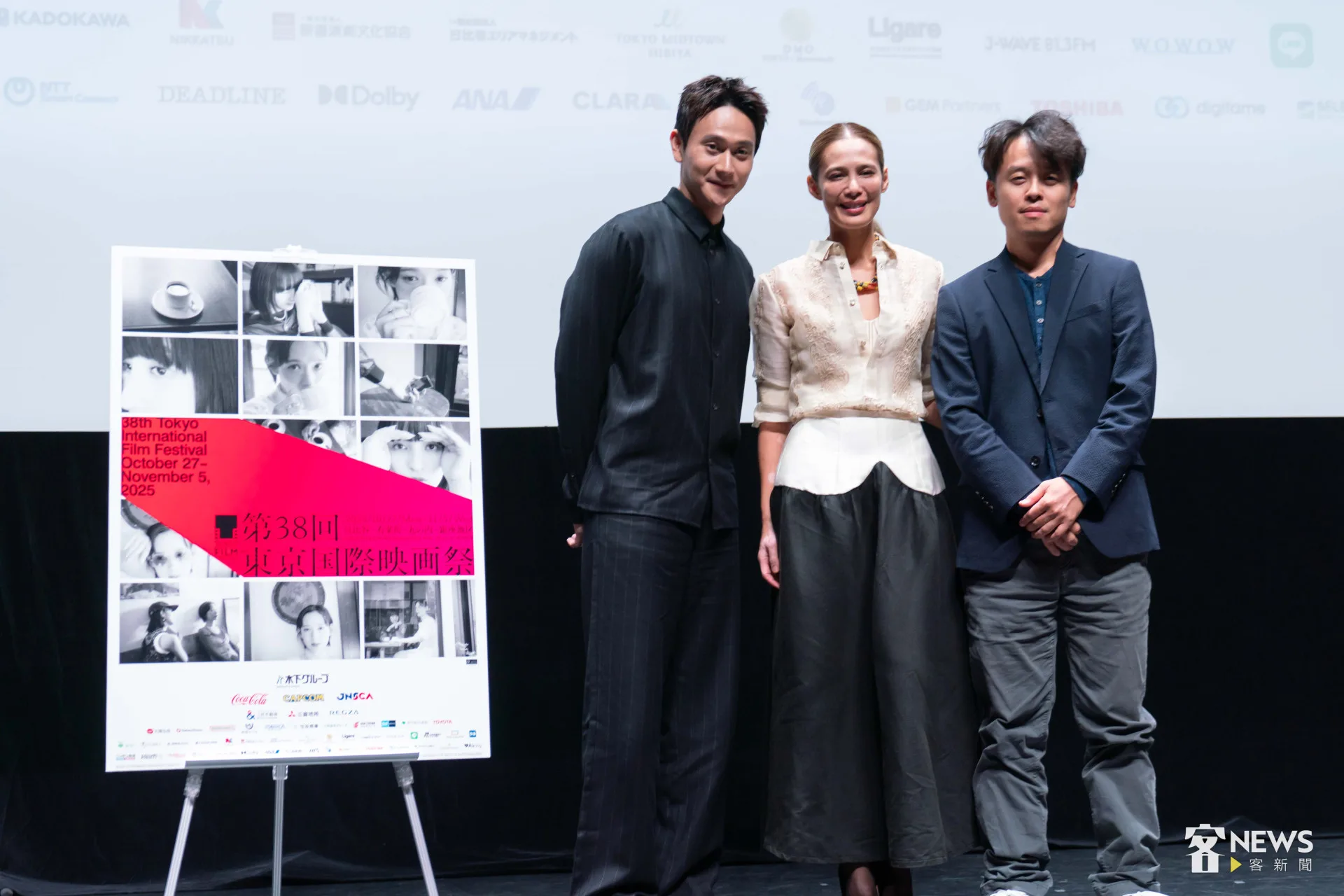 《丟包阿公到我家》日前在東京國際影展首映,劉冠廷(左)與女主角艾奎諾(中)與導演唐福睿(右)共同合影留念。李台源攝