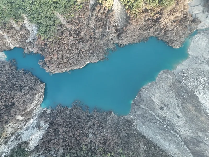 受颱風鳳凰外圍環流與東北風共伴影響,林保署推估,若24小時累積800毫米降雨量,可能會形成蓄水量達1500萬噸的新生大型堰塞湖。農業部林保署花蓮分署提供