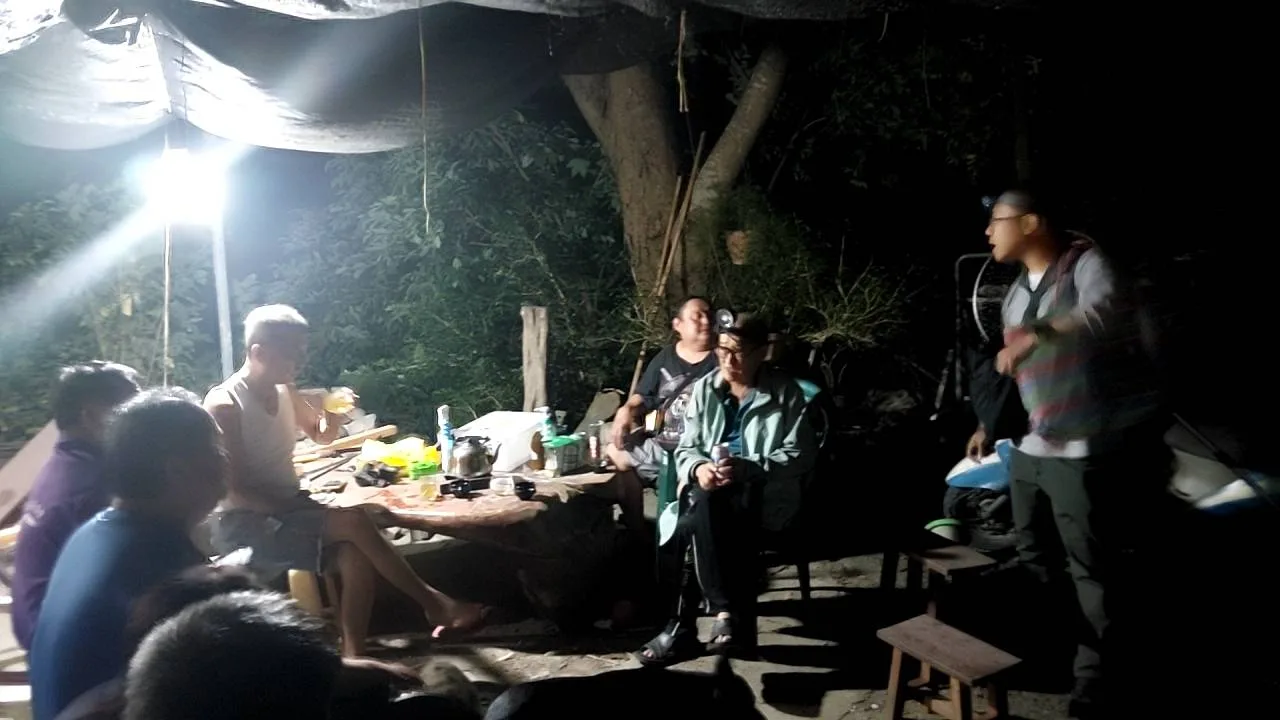 花蓮分署玉里工作站人員前往現場與村長及族人溝通,討論因應策略與行動。花蓮分署提供