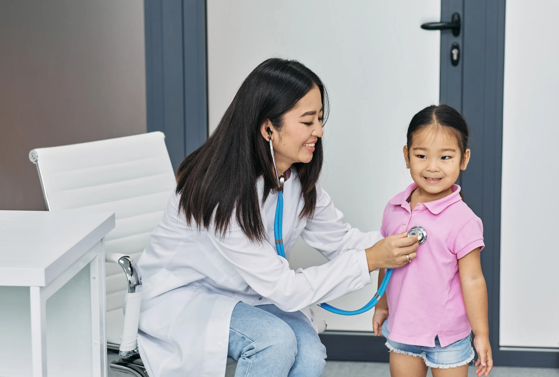 健保署長陳亮妤表示，健保新增質子治療給付，優先開放於兒童癌症。示意圖。資料圖源envato