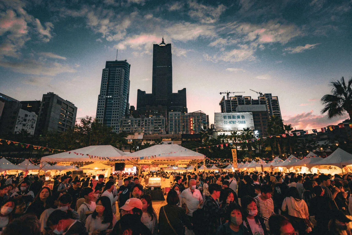 去年鹹酥雞嘉年華吸引十萬逾人次,觀光局預計今年人潮更勝以往。2024資料照,高雄觀光局提供