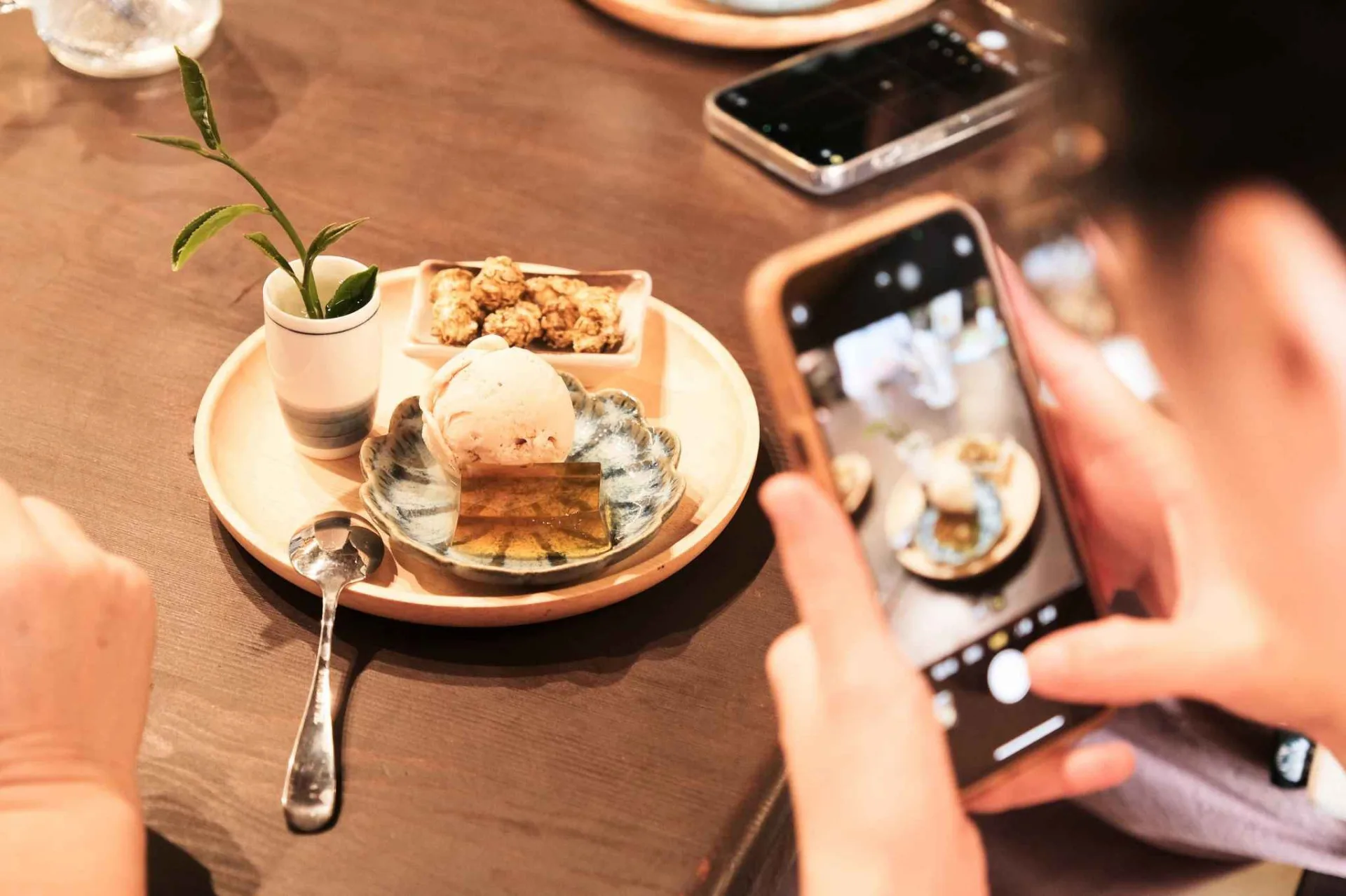 峨眉路線可品嘗美人茶小點。竹縣府提供