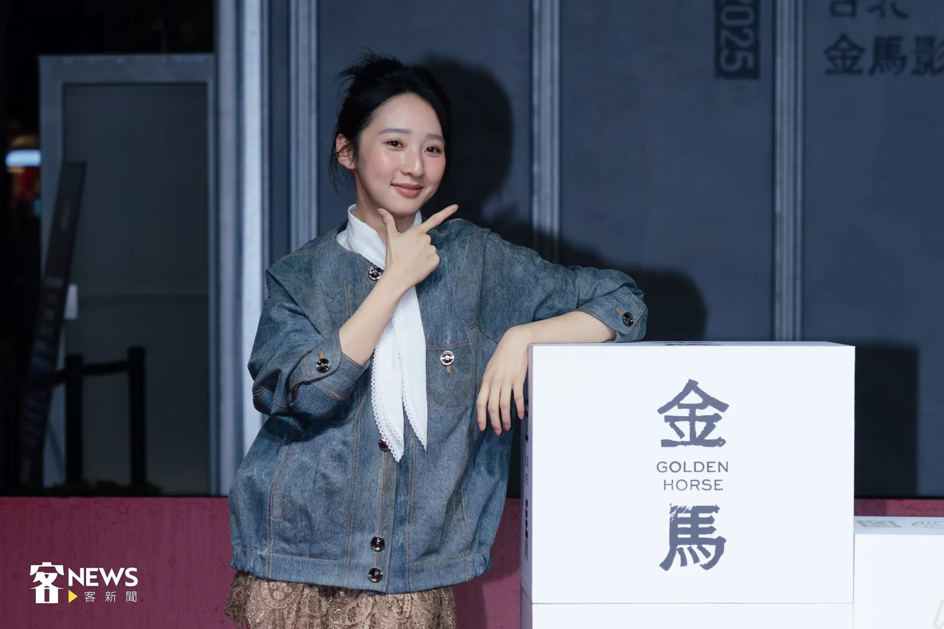 李沐表示自己從客語音標開始練起，磨練了兩到三個月。朱愷元攝