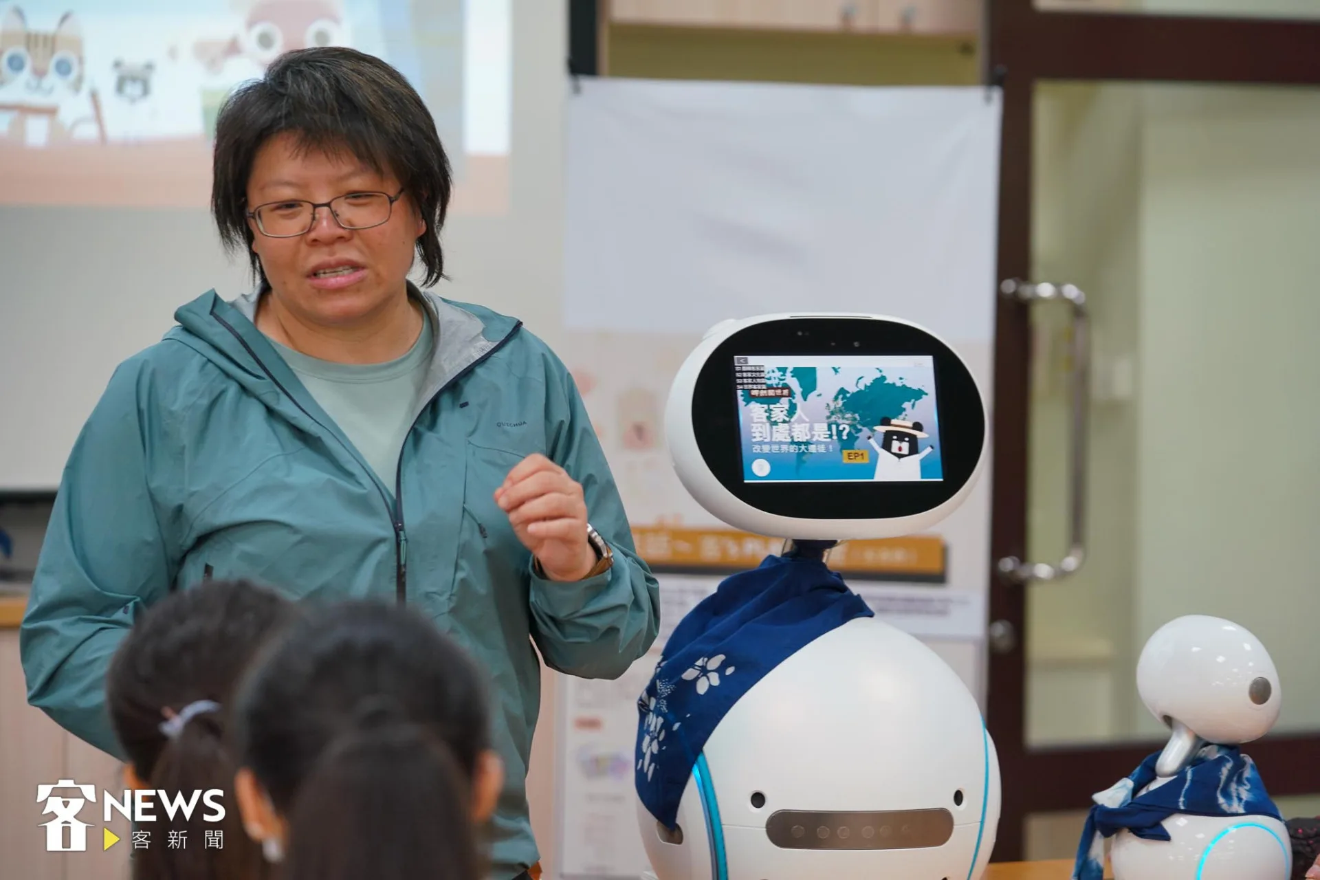 黃琇苓認為,學生們遠赴大溪地交流,更是一場「他鄉」與「故鄉」的相互參照。客新聞資料照