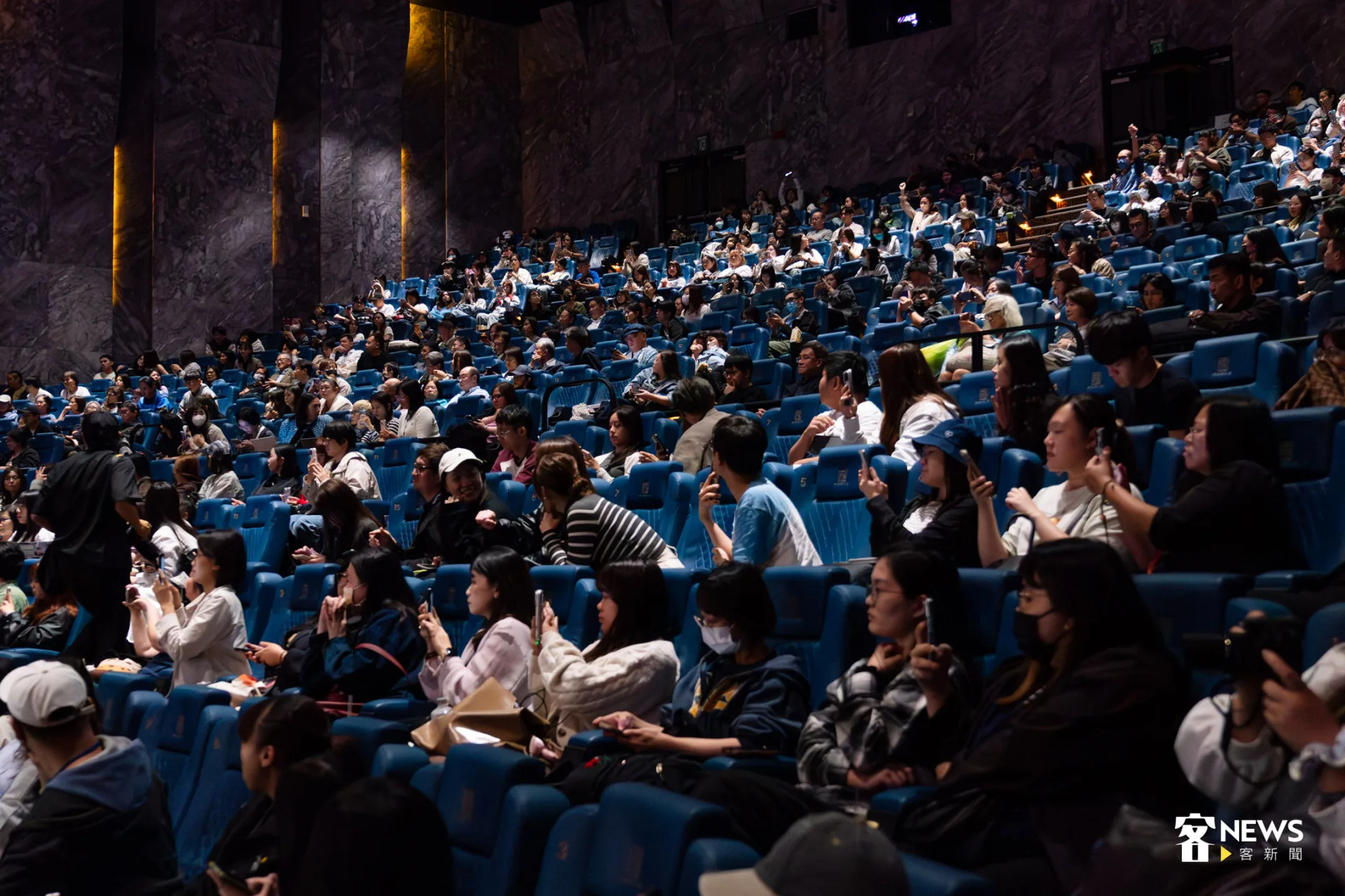 現場座無虛席，許多觀眾看完紛紛落淚。朱愷元攝