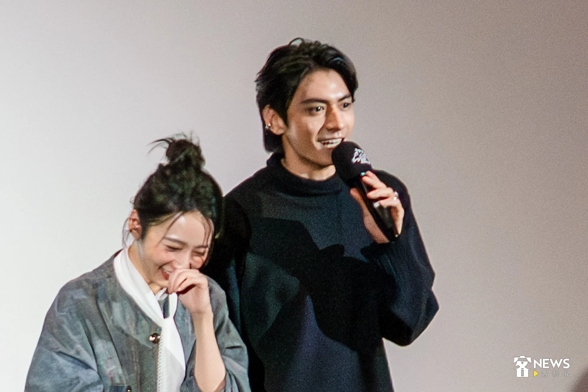 如何準備弘國這個角色，宋柏緯認為，回到 1970 年代的「生理狀態」非常重要。朱愷元攝