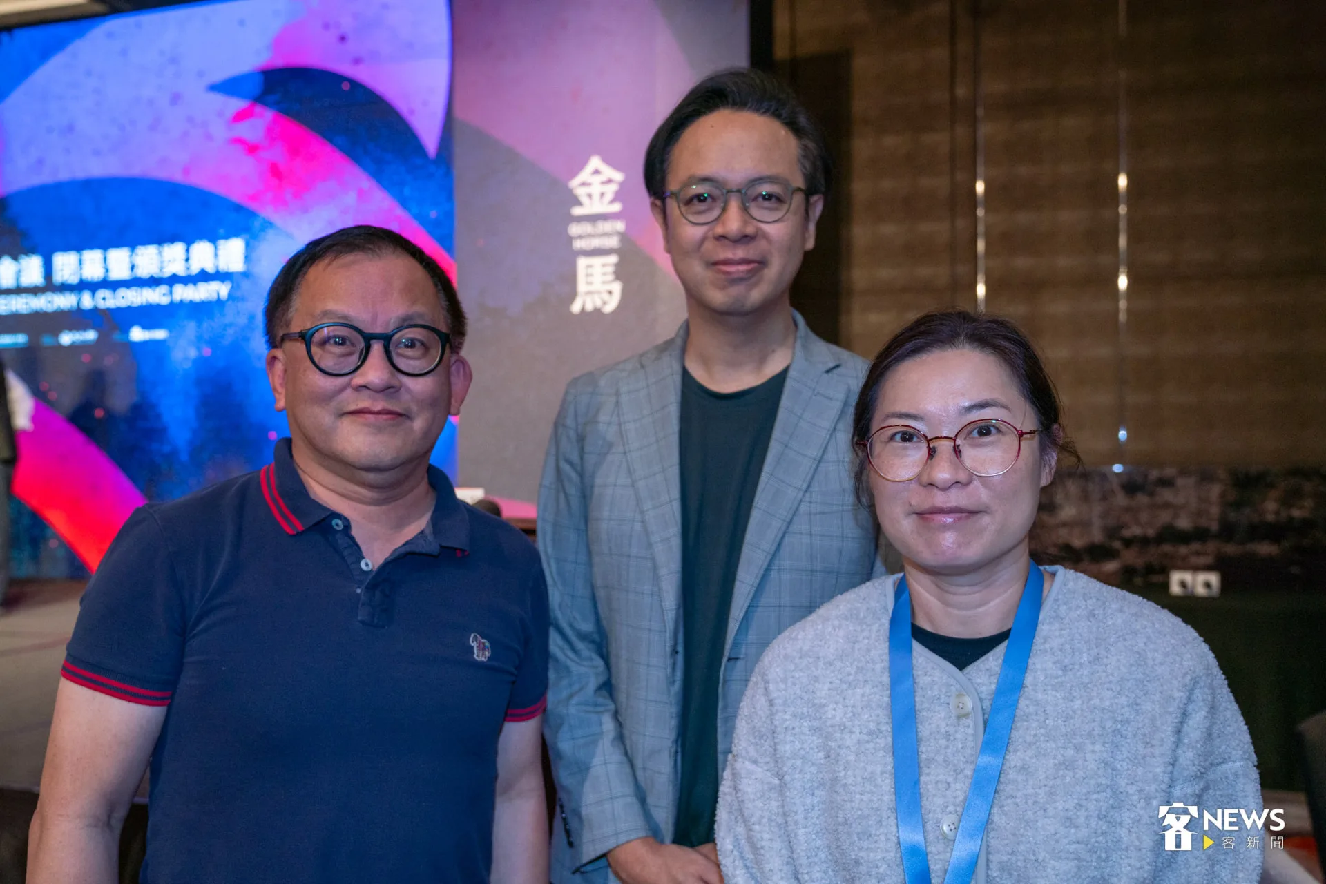 香港劇情片《桃花樹下》由陳心遙(中)執導、金寶(右)編劇,講述一段發生在客家療癒故事。朱愷元攝