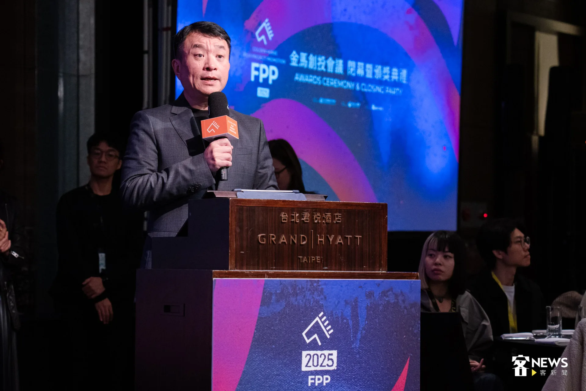 金馬執委會執行長聞天祥笑稱，在座各位都燒聲了，就知道這幾天的會議有多密集。朱愷元攝