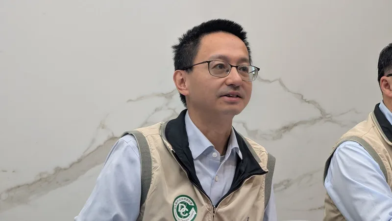 衛福部疾管署長羅一鈞25日表示，公費流感疫苗使用率已達91.7%，估12月底公費流感疫苗就會見底，將增購15萬劑公費流感疫苗。中央社