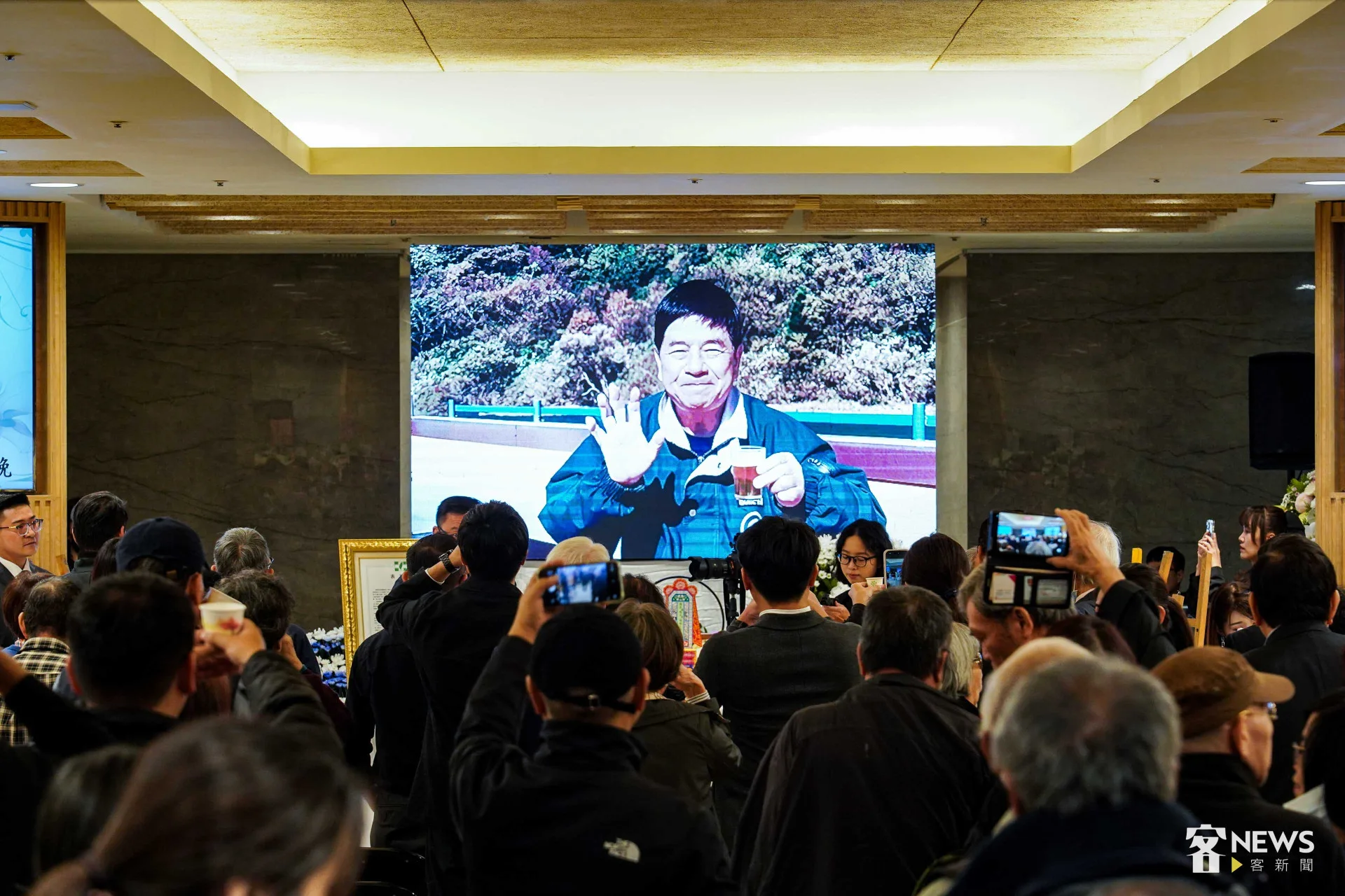 所有好友舉杯向林一雄致意。李台源攝