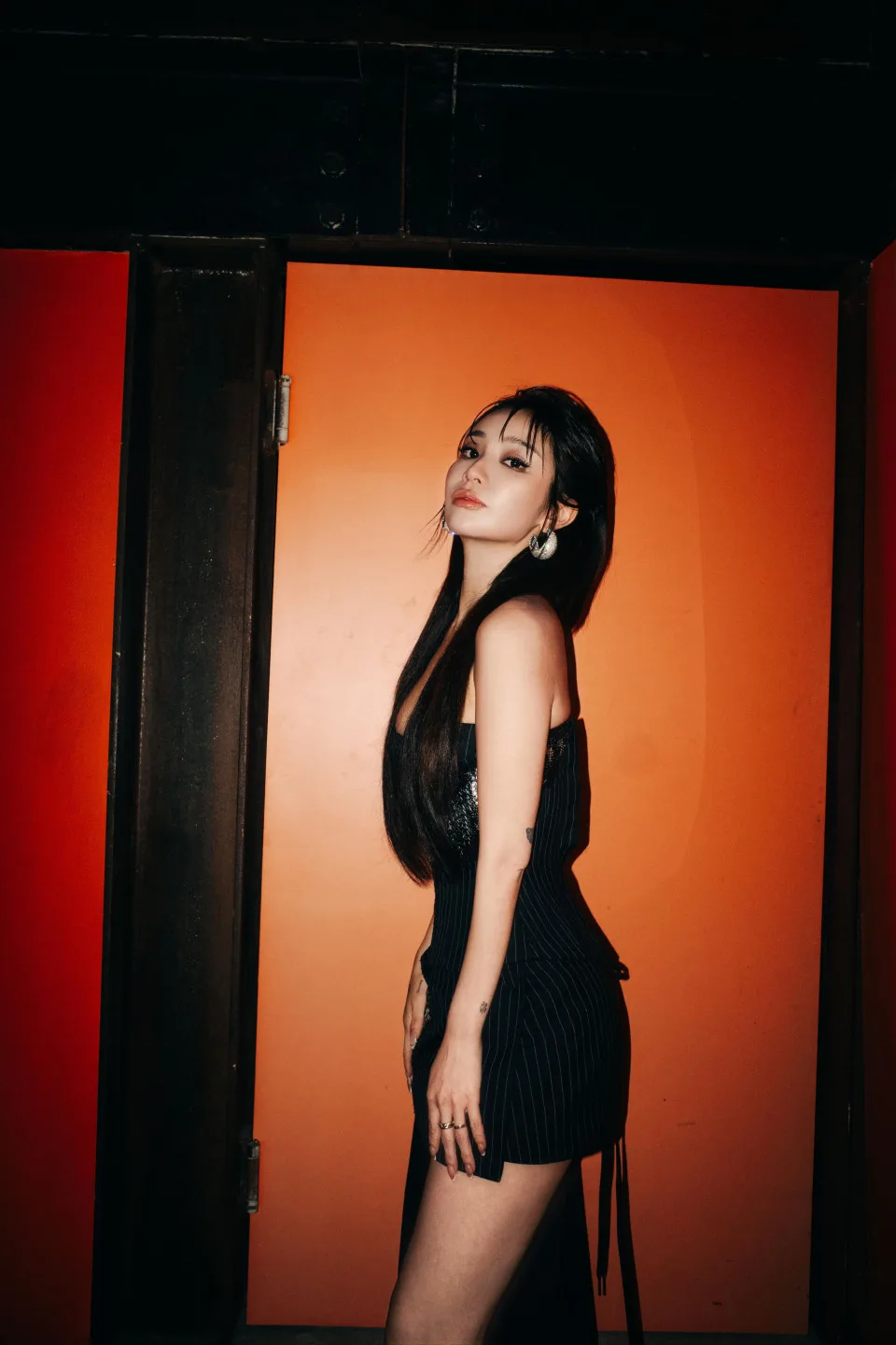 Kimberly陳芳語首支客語創作單曲〈擁抱自己Hold on till the end〉。客委會提供