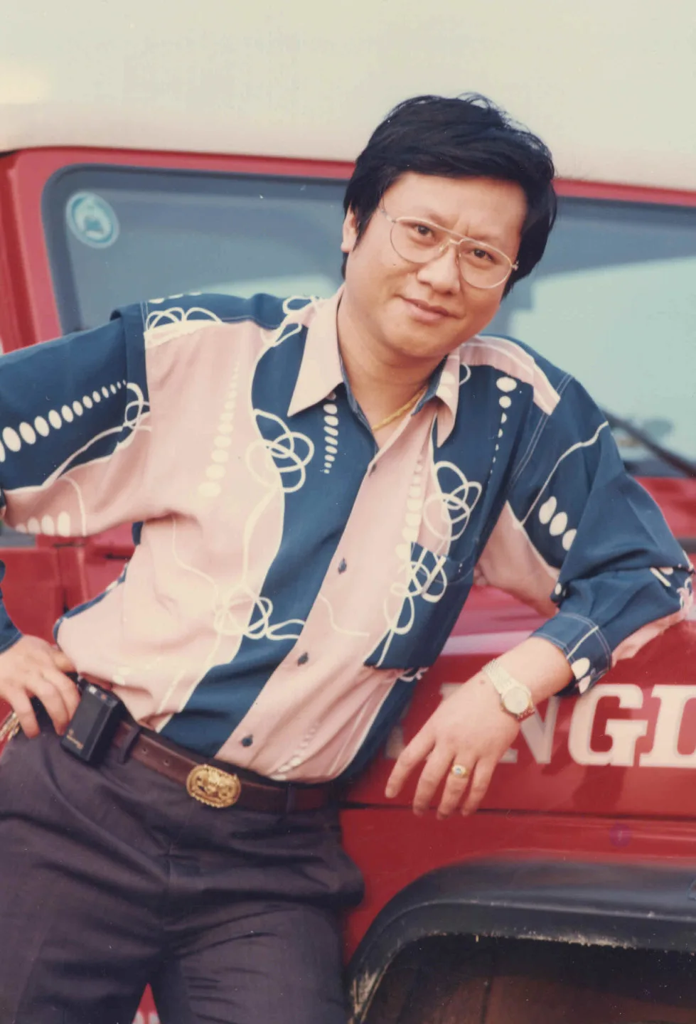 林展逸是〈客家本色〉的原始主唱人之一,這張照片是林展逸提供