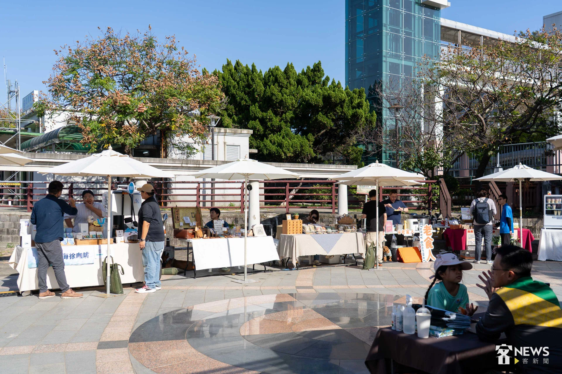 山線百年客家輸出11月29日在造橋車站外舉行「冬藏市集」。李台源攝